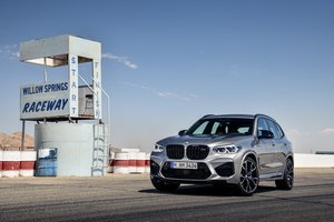 BMW pristatė dvi naujienas sportiškų visureigių gerbėjams