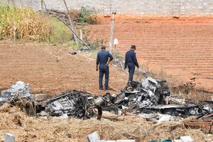 Indijoje ore susidūrus dviem mokomiesiems orlaiviams žuvo pilotas