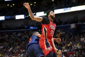 „Pelicans“ ketina A. Davisą ilgam pasodinti ant suolo