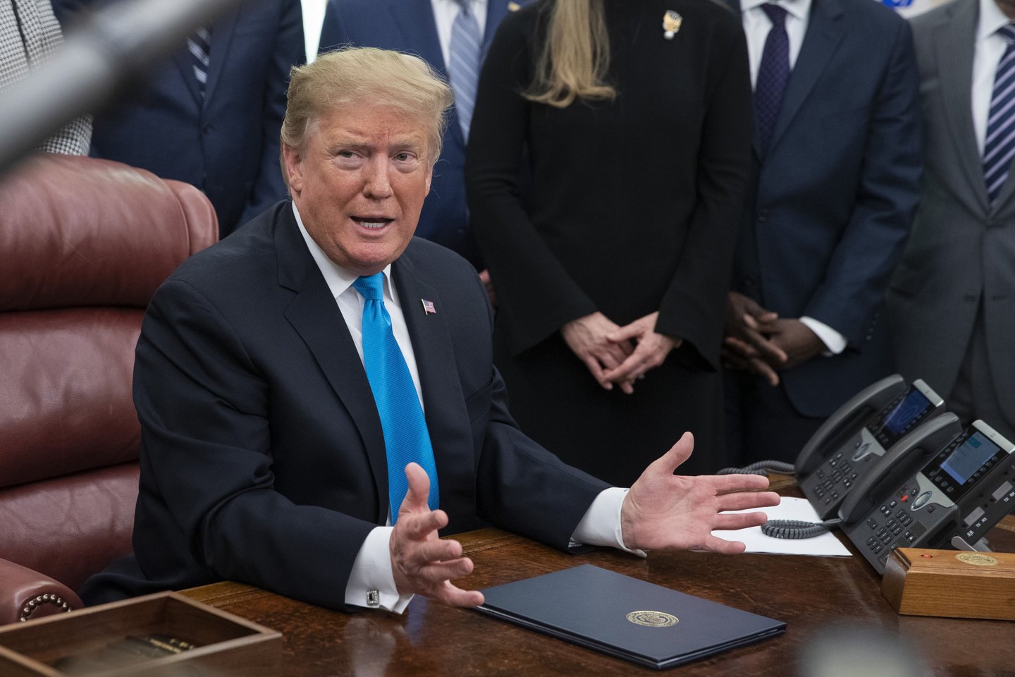 JAV Kongreso nariai antradienį sakė tiriantys, ar prezidentas Donaldas Trumpas skuba parduoti Saudo Arabijai padidintos rizikos branduolinių technologijų.