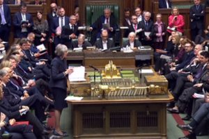 Trys britų parlamentarai konservatoriai traukiasi į nepriklausomą frakciją