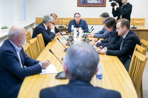 Seimo vadovas V. Pranckietis atsakinėjo į A. Širinskienės komisijos klausimus