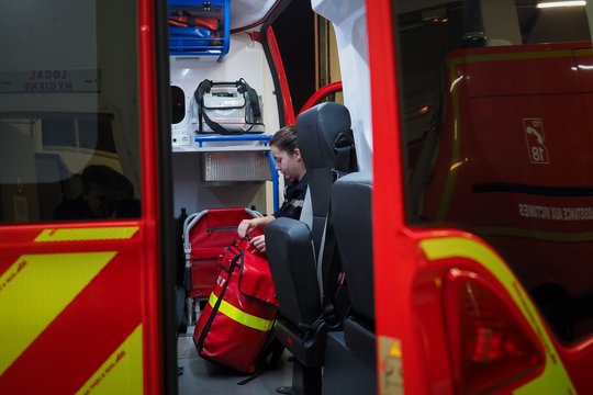 Prancūzijoje įgriuvus geležinkelio tuneliui dingo darbininkas
