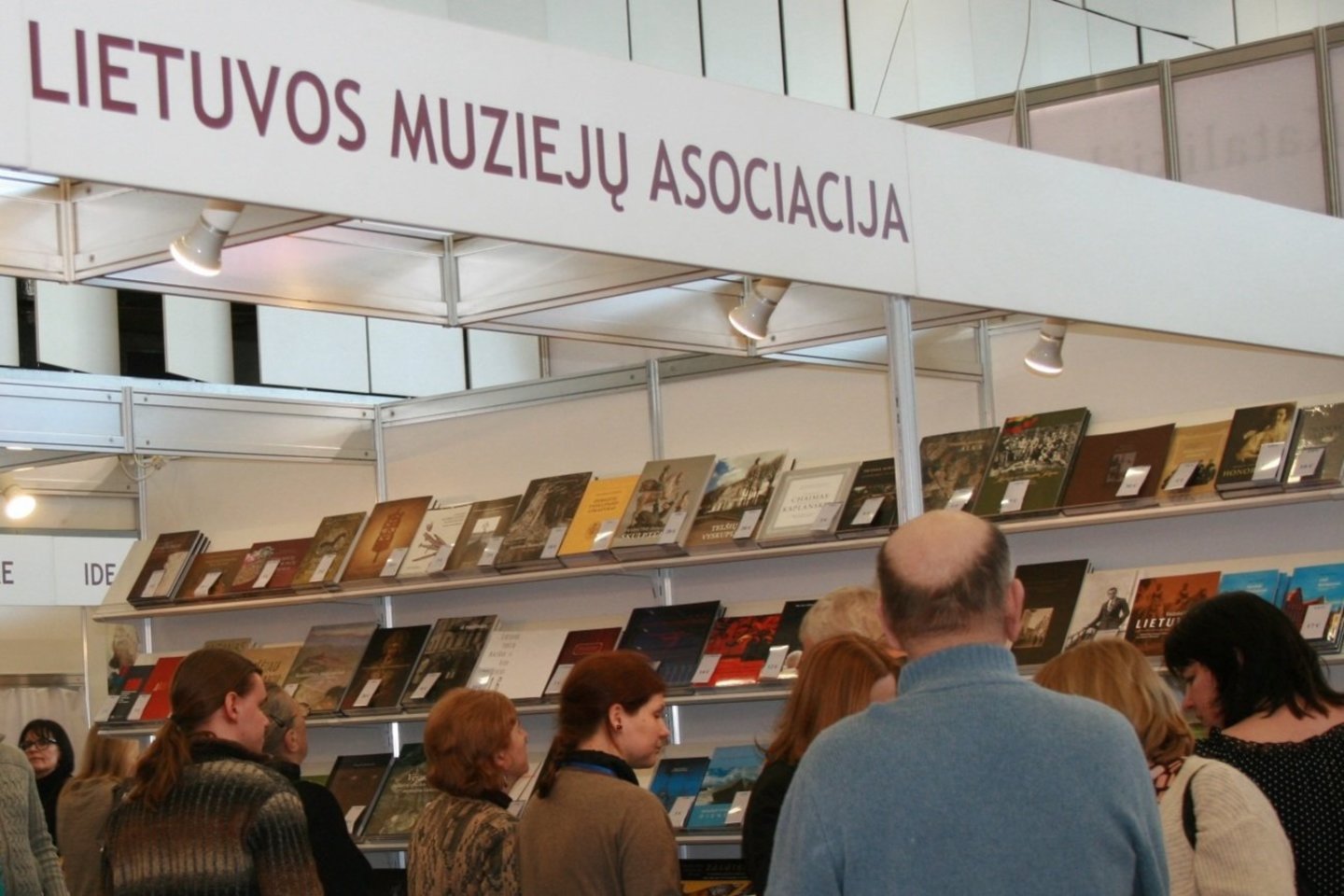 Lietuvos muziejų asociacija Vilniaus knygų mugėje pristatys beveik 250 pavadinimų leidinių.<br> Nuotr. iš LMA archyvo