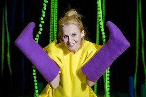 Šokio teatras „Dansema“ kviečia kūdikius į šiltą ir minkštą „Pievelę“