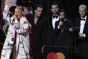 Išdalyti Britų muzikos apdovanojimai: triumfavo Pink ir Vilniuje grosiantys „The 1975”