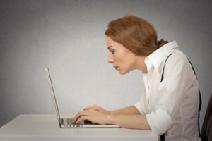 Patarė, kaip sumažinti sėdimo darbo žalą: apsaugos nuo 24 ligų