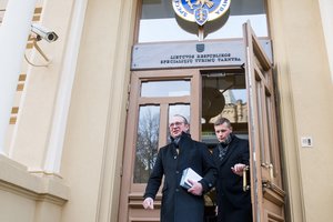 Po apklausos iš STT išėjęs R. Malinauskas sulaukė klausimo apie kyšį: „Esu visiškai ramus“