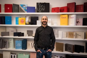 Popierinių maišelių gamintojas: verslą pradėjome nuo pusės kabineto, pusės kompiuterio ir pusės automobilio