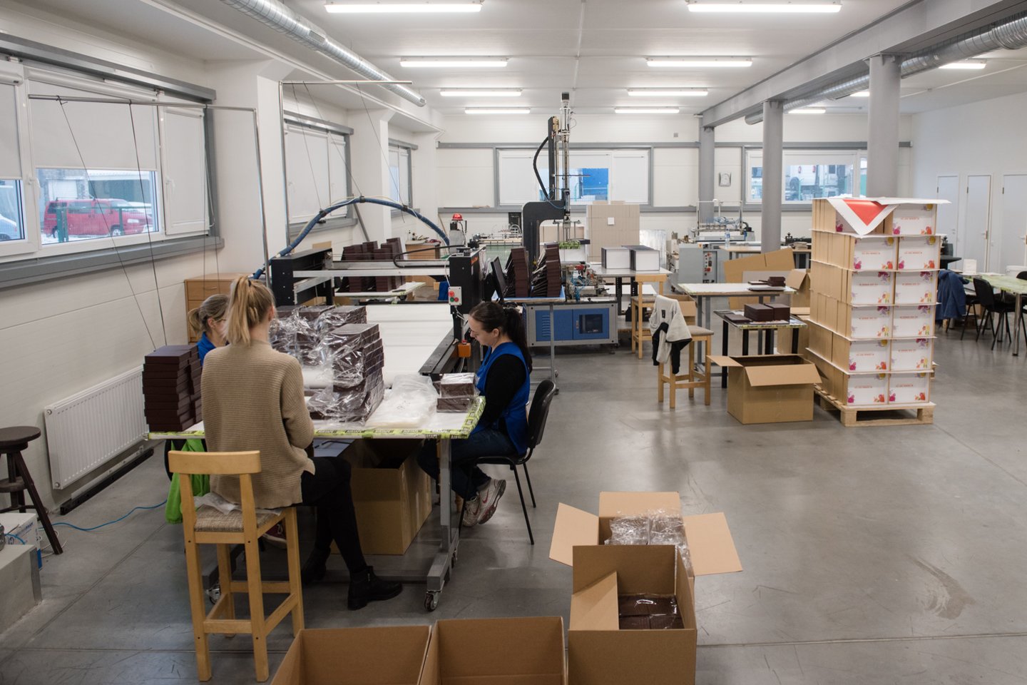 Įmonė „Via Aquaria“, užsiimanti popierinių maišelių ir dėžučių gamyba.