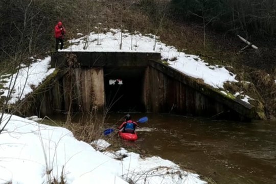 Vandens sporto entuziastai atidarė plaukimo kajakais sezoną