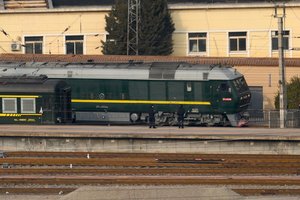 Kim Jong-unas šarvuotu traukiniu išvažiavo į susitikimą su D. Trumpu