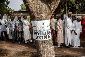 Rinkimų dieną Nigerijoje aidi sprogimai, siaučia „Boko Haram“ smogikai