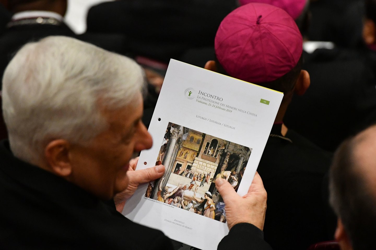 Bažnyčia naikino pedofilų kunigų bylas.<br> AFP/Scanpix nuotr.