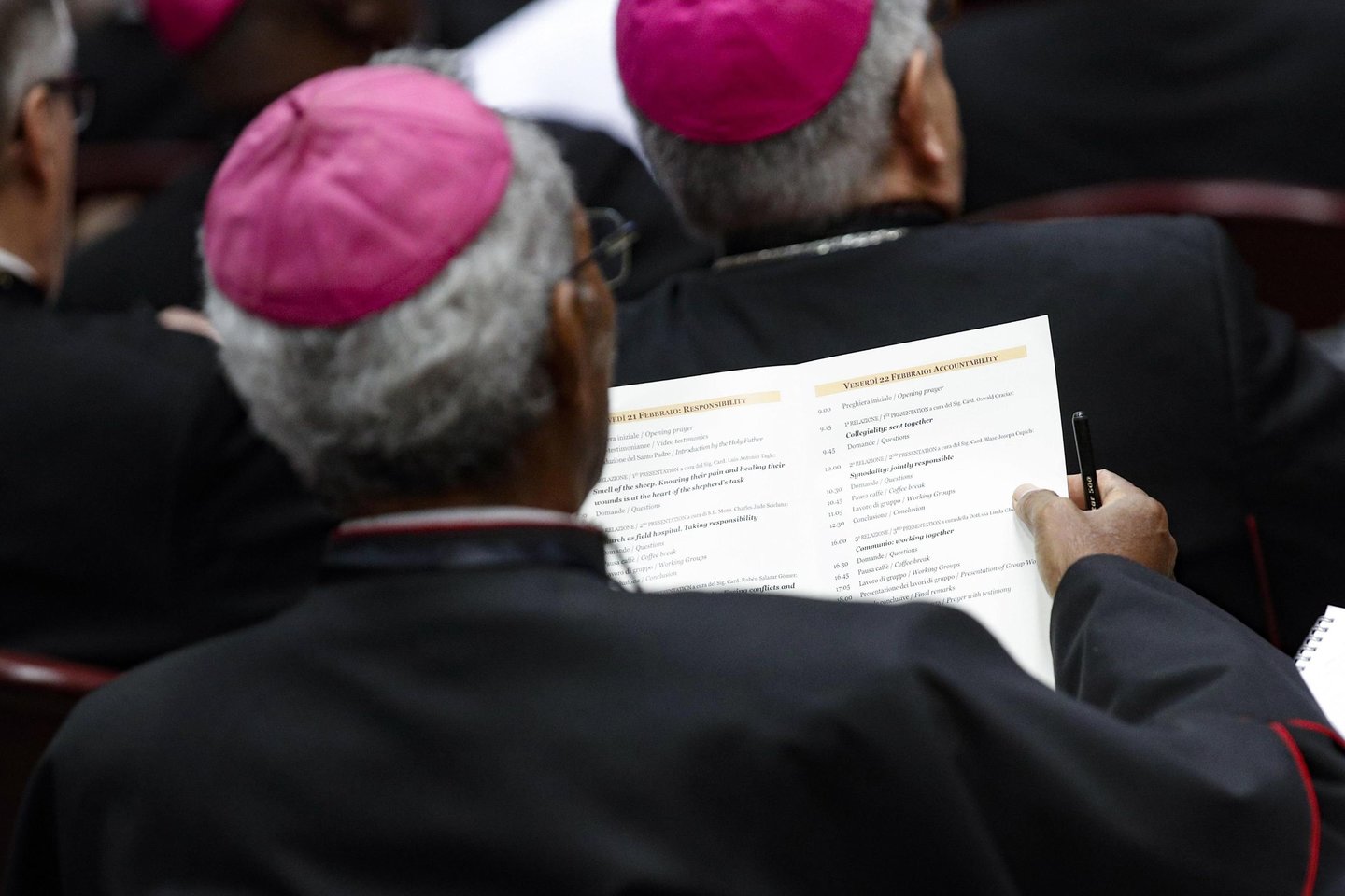  Bažnyčia naikino pedofilų kunigų bylas.<br> AFP/Scanpix nuotr.