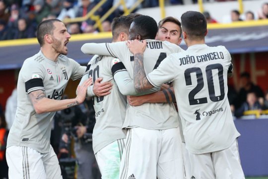 P. Dybalos įvartis atnešė pergalę „Juventus“, o „Napoli“ triuškino savo varžovus