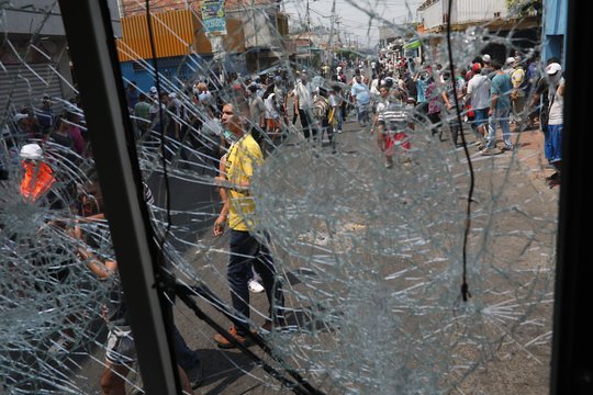 ES skelbia: „Karinės intervencijos Venesueloje būtina išvengti“