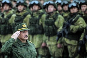 ES metams pratęsė ginklų embargą ir kitas sankcijas Baltarusijai