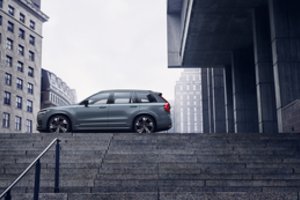 „Volvo“ pristatė atnaujintą visureigį XC90 su nauja technologija