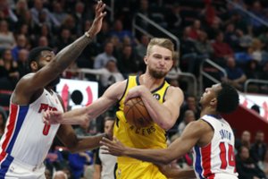 Skaudi „Pacers“ netektis: puikiai rungtyniavusį D. Sabonį sustabdė apmaudi trauma