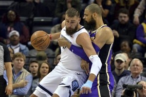 Memfyje – galingai žaidusio J. Valančiūno istorinis pasiekimas ir antausis „Lakers“ komandai