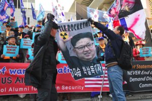 Kim Jong-unas atvyko į Hanojų susitikti su D. Trumpu