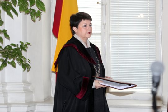 Po sūnaus sulaikymo LAT teisėja atsistatydino iš garbės teismo pirmininkių 