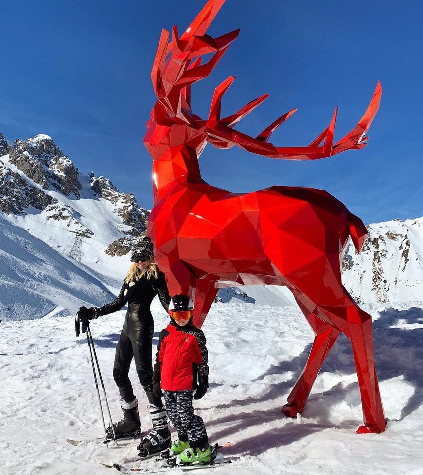 Jana Rudkovskaja su sūnumi Aleksandru įsiamžino kalnuose.<br>Instagramo nuotr.