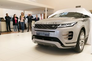 Vilniuje pasirodė antros kartos „Range Rover Evoque“