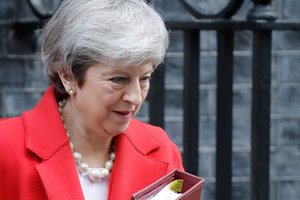 Jungtinės Karalystės ministrė pirmininkė sieks parlamentarų pritarimo naujai „Brexit“ strategijai