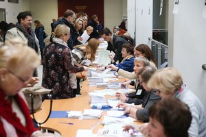 VRK skelbia pirmosios išankstinio balsavimo dienos aktyvumo rezultatus