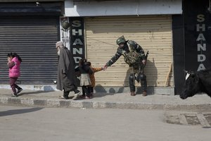 Ginčijamame Kašmyre tęsiasi susišaudymai tarp Indijos ir Pakistano karių
