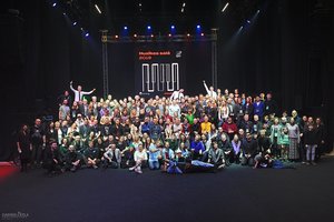 „Muzikos salės“ atgarsiai: daugybė žvaigždžių, šimtai premjerų ir minios gerbėjų