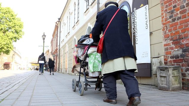 Europos Komisija: Lietuvoje skurdas ir pajamų nelygybė pasiekė kritinį lygį