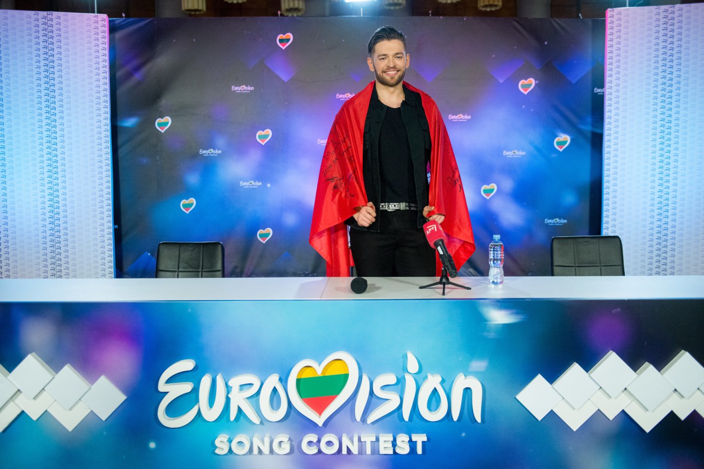 Lietuvai „Eurovizijoje“ atstovausiantis J.Veklenko konkurse jau yra dukart dalyvavęs kaip pritariantis vokalistas.<br>J.Stacevičiaus nuotr.