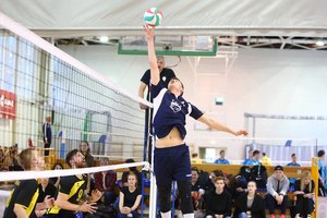 Studentų tinklinio lygoje favoritai – Vilniaus Universiteto merginos ir Lietuvos sporto universiteto vaikinai
