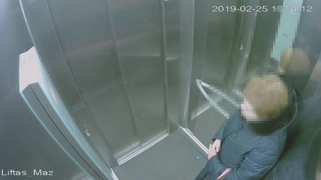 Internete plinta šlykštus vilnietės poelgis lifte