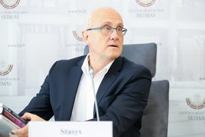 S. Jakeliūnas dėl „Revolut“ pavasario sesijoje ketina kreiptis į komisiją dėl nacionalinio saugumo