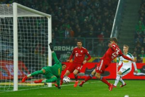 Vokietijoje dvivaldystė – „Bayern“ pavijo išvakarėse suklupusius konkurentus iš Dortmundo