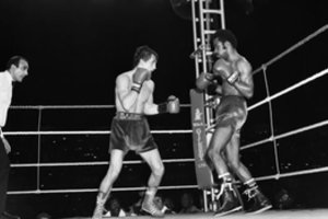 Bokso legenda pralaimėjo kovą su žudančia liga: istorijoje liks jo 19 kartų apgintas titulas