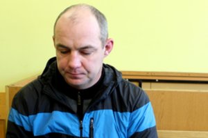 Motociklininką kelyje pražudęs Komskių įmonės vairuotojas atgailaus pataisos namuose