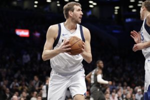 NBA naktis: L. Dončičiaus beprotiškas metimas ir beviltiški „Mavericks“