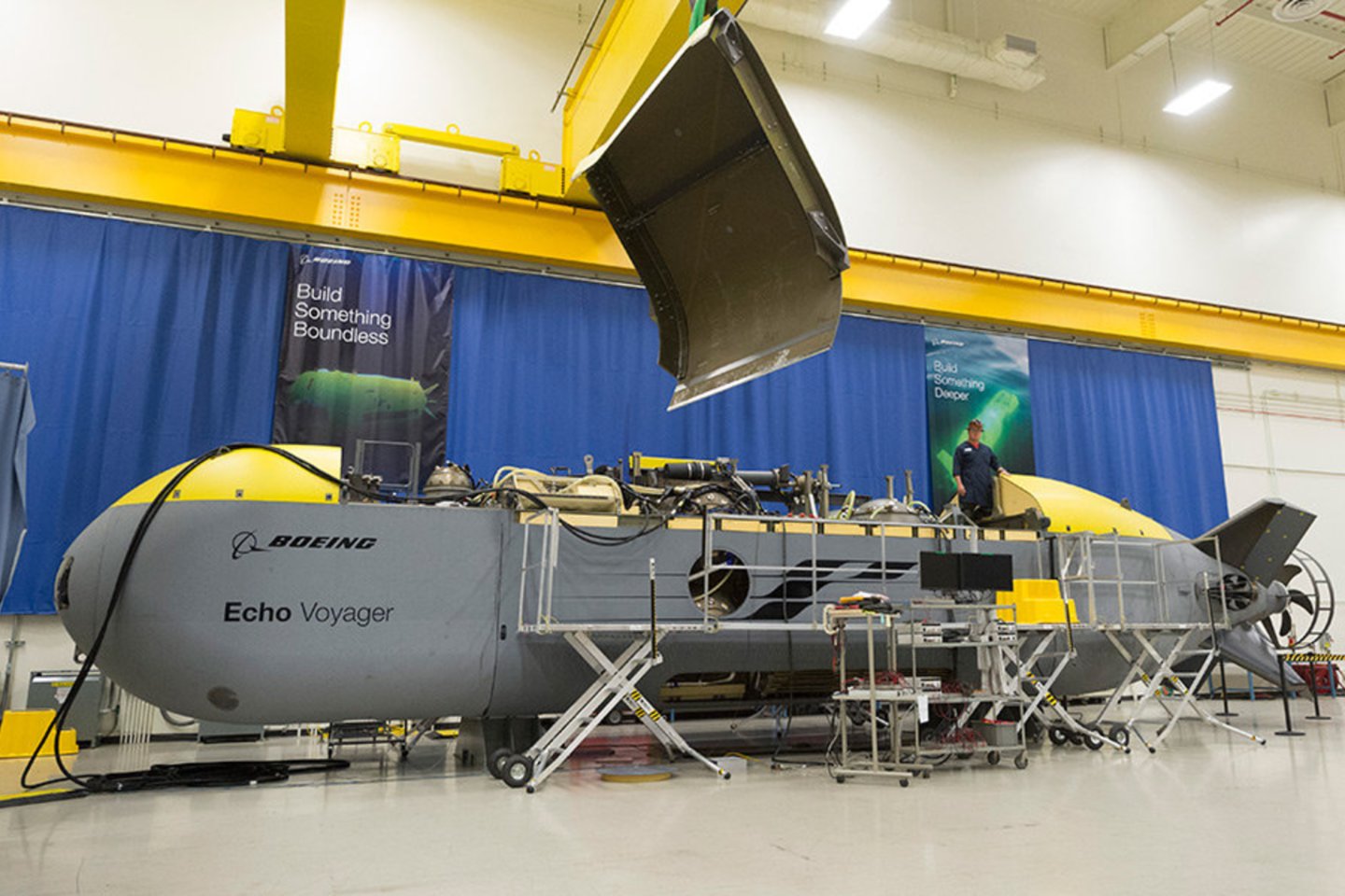 „Itin Dideli Povandeniniai laivai be Įgulų“ („Extra Large Unmanned Undersea Vehicles“ arba XLUUV) bus skirti įvairioms misijoms – tiek žvalgybai, tiek priešo laivų naikinimui.<br> „Boeing“ nuotr.