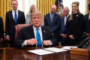 JAV pratęsė Rusijai dėl Ukrainos įvestas sankcijas