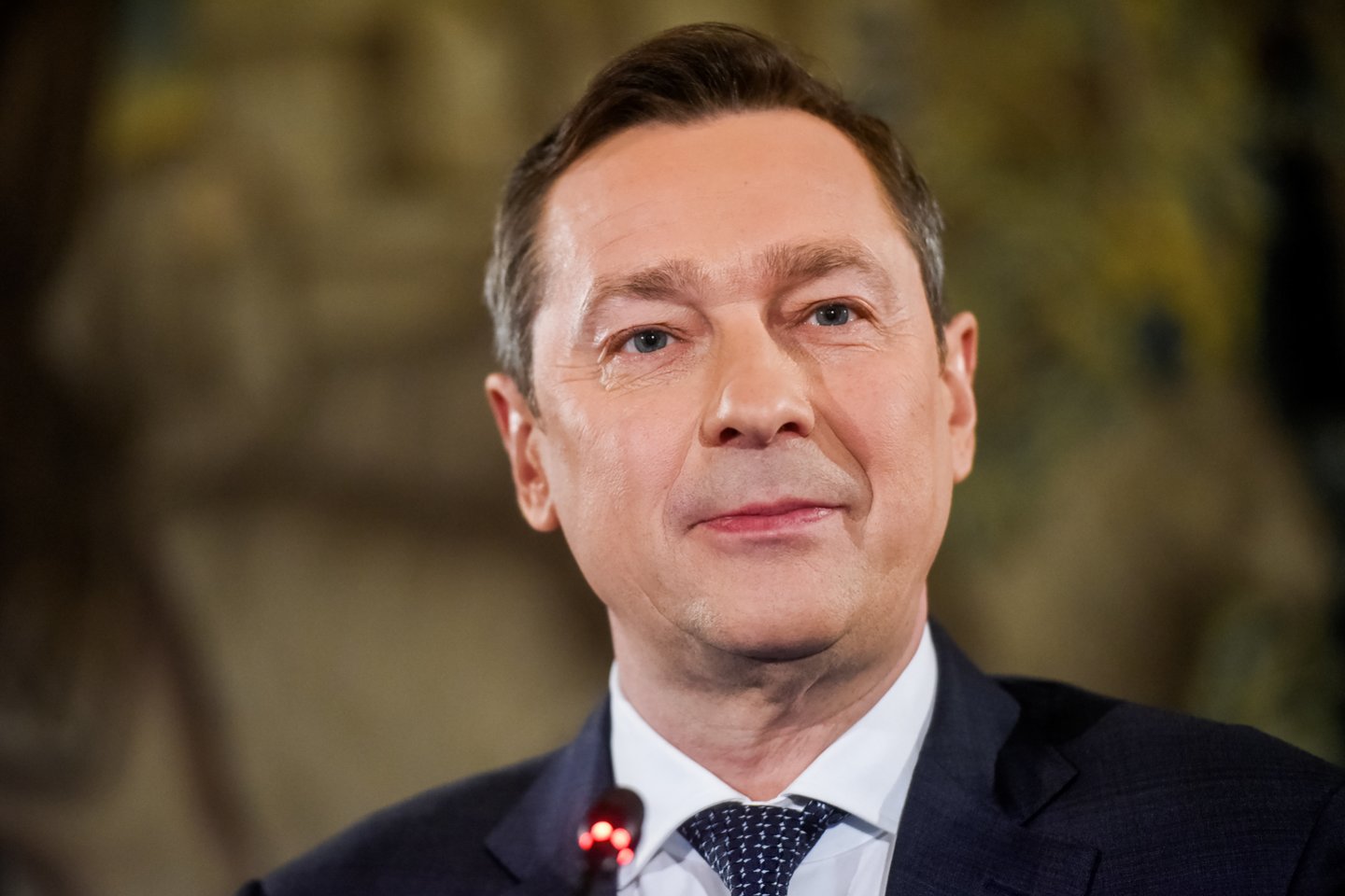 Viešojoje erdvėje jau svarstoma, kad V.Uspaskichas turėtų palaikyti A.Zuoką. Be to, jis pats pirmadienį vykusioje konferencijoje prasitarė, kad „pas mus su Zuoku toks panašus elektoratas“.<br>D.Umbraso nuotr.