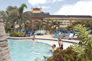 Aukos nori įspėti kitus: prievartautojų verslai tebėra reklamuojami internete