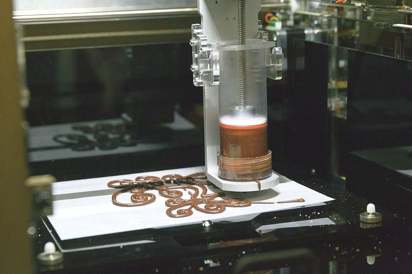 3D spausdintuvai pasaulyje jau naudojami įvairiausiems desertams gaminti.<br>„Reuters“/„Scanpix“ nuotr.