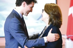 J. Trudeau lydi nesėkmės: premjeras raginamas atsistatydinti