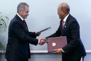 Filipinų gynybos sekretorius ragina persvarstyti gynybos sutartį su JAV