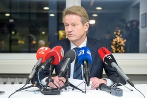 R. Paksas dėl ligos neatvyko į savo bylos posėdį 